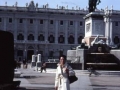 Mari Paz Ibeas, Orienteko plazan dagoen Felipe IV.aren zaldizko estatuaren aurrekaldean