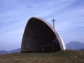 Ermita situada junto al monumento al Padre Donostia en el monte Agiña