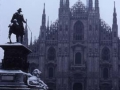 Duomo di Milano izenez ezagutzen den Milaneko katedral gotikoaren fatxada