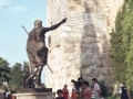 Unai San Martin, Tarragona hiriko Arkeologi Pasealekuko erromatar harresian dagoen Augustoren estatuan