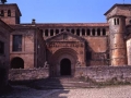 Santillana del Mar-ko kolegiata erromanikoaren fatxada