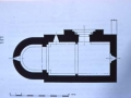 Reproducción de un dibujo de la planta de la iglesia románica de San Adrián de Vadoluengo