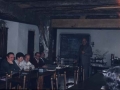 Zutik, Jean Haritschelhar eta eserita, besteak beste, Alfonso Irigoien, Jose Mari Satrustegi eta Jean-Louis Davant