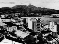Ceuta hiriaren ikuspegia, atzekaldean Benzu mendia duelarik