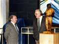 Juan San Martin ´Mendi´rekin Carlos Elgezua eskultorearen omenaldian