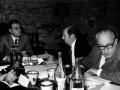 Juan San Martin eta Yon Etxaide Itharte Gipuzkoako Aurrezki Kutxa Probintzialaren bilera batean