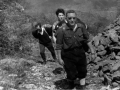 Mari Paz Ibeas bi mendizalerekin mendian gora