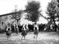 "Dantzaris en la boda de Esnal, en Liernia"