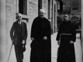 Euskal idazleak. Telesforo Aranzadi, Resurrección María de Azkue eta Aita Donostia 1930. urtean Bergaran