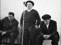 El bersolari Mattin cantando en un certamen de versos en el municipio labortano de Sara