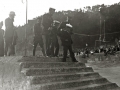 LA REINA MARIA CRISTINA Y OTROS MIEMBROS DE LA FAMILIA REAL EN EL MUELLE DE SAN SEBASTIAN. (Foto 2/2)