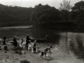 LAVANDERAS EN EL RIO URUMEA. (Foto 1/2)
