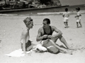 LOS ACTORES LUCHI SOTO Y LUIS PEÑA EN LA PLAYA DE ONDARRETA. (Foto 1/4)