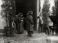 LOS REYES ALFONSO XIII Y MARIA CRISTINA VISITANDO EL CUARTEL MILITAR DE SAN TELMO. (Foto 3/3)