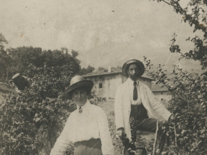 Elosegitarra bere emaztearekin