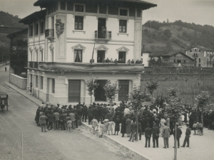 Serapio Mujikaren omenaldian bere izenez kalea inauguratzen