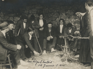 Polikarpo eta Joakin Elosegi Aralarko San Migelen bertako langileekin