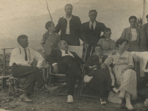 Polikarpo Elosegi, Maria eta Ramon Irazusta seme eta lagunekin