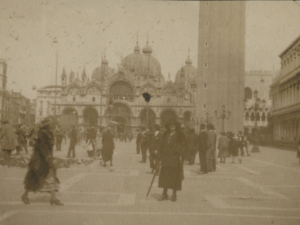 Maria Irazusta San Markos plazan