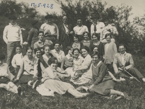 Polikarpo Elosegi eta Pantxo Labaien lagun talde batekin