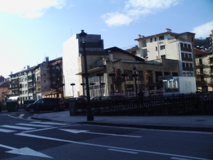 aretoa zinema ta danak batera