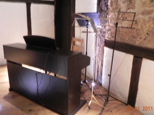 igartzan barruan pianoa