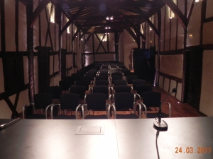 eseritzeko jendea igartzan barrurn