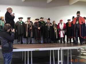 el alcalde elegido  cofrade mayor