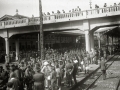 TROPAS PARTIENDO DESDE LA ESTACION DEL NORTE HACIA LA GUERRA DE AFRICA. (Foto 3/6)