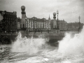 OLEAJE EN EL PUENTE DEL KURSAAL. (Foto 2/2)