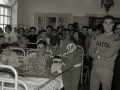 VISITA DE CICLISTAS A LOS NIÑOS INGRESADOS EN UN HOSPITAL. (Foto 8/9)