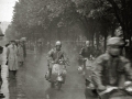 COMPETICION DE MOTOS VESPA POR EL PASEO ARBOL DE GERNIKA. (Foto 5/5)