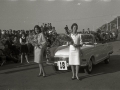 PARTICIPANTES DE UNA COMPETICION AUTOMOVILISTICA. (Foto 3/20)