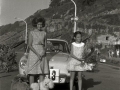PARTICIPANTES DE UNA COMPETICION AUTOMOVILISTICA. (Foto 19/20)