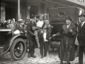 MILITARES HERIDOS EN LA GUERRA DE AFRICA QUE FUERON TRASLADADOS DE LA ESTACION DE NORTE AL GRAN CASINO DE SAN SEBASTIAN HABILITADO COMO HOSPITAL DE LA CRUZ ROJA. (Foto 2/5)