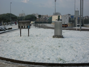 Estatua dedicada a Ramon Iribarren nevada