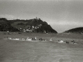 NADADORES EN UNA COMPETICION EN LA PLAYA DE LA CONCHA. (Foto 3/5)