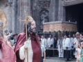 Corpus eguneko prozesioa : Jesusen irudia San Migel parrokiatik irteten