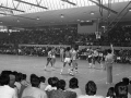Partido entre los equipos de baloncesto Cacaolat y Caja de Álava