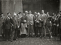 PAULINO UZCUDUN JUNTO A UN GRUPO DE PERSONAS. (Foto 1/2)