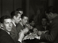 PERSONALIDADES DE LA REAL SOCIEDAD EN UNOS SALONES. (Foto 2/5)