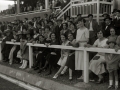 PERSONAS EN LAS GRADAS E INSTALACIONES DEL CAMPO DE BERAZUBI EN TOLOSA. (Foto 2/2)