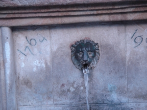 fuente en la plaza iparraguirre