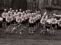 Equipo de ciclismo Gurelesa-Cegasa durante los actos de su presentación, delante de la Universidad de Oñati