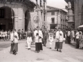 Procesión del Corpus entrando en la plaza de los Fueros