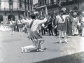 Dantzari bailando en la procesión del Corpus, en la plaza de los Fueros