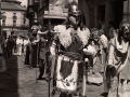 Arcángel San Miguel de la procesión del Corpus. Detrás, algunos de los apóstoles