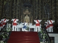 Actos de la procesión del Corpus : dantzaris bailan en el interior de la iglesia parroquial de San Miguel