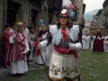 Arcángel San Miguel de la procesión del Corpus. Detrás, algunos de los apóstoles