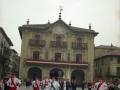 Procesión del Corpus : dantzaris en la plaza de los Fueros